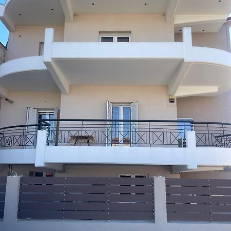 Bright Apartment, Spacious Near The Center 特里卡拉 外观 照片
